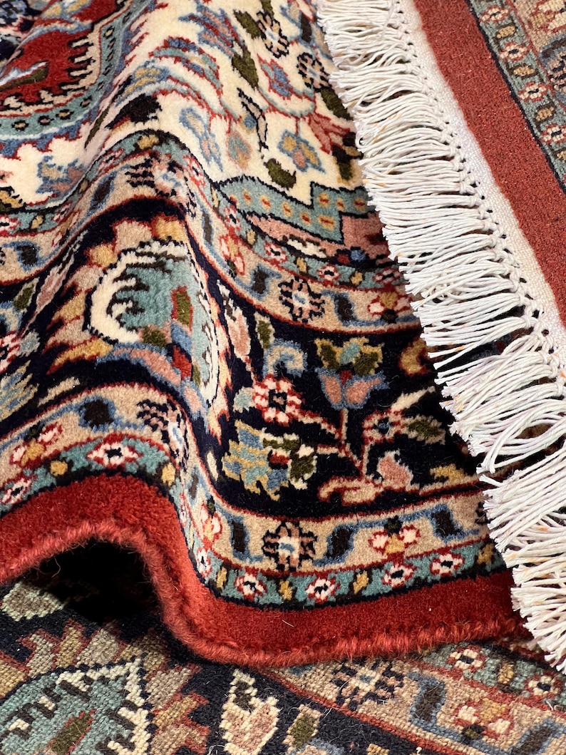 Handknotted Carpet